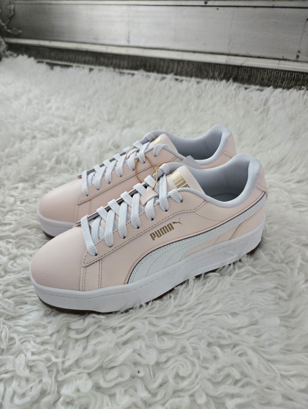 PUMA Smash Platform V3 Sneaker. Size 7. New. - Picture 3 of 7